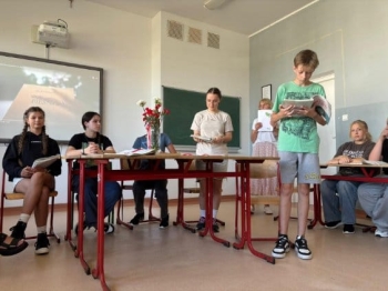 d8cd9172-fb37-4a52-bc96-407d74792f01